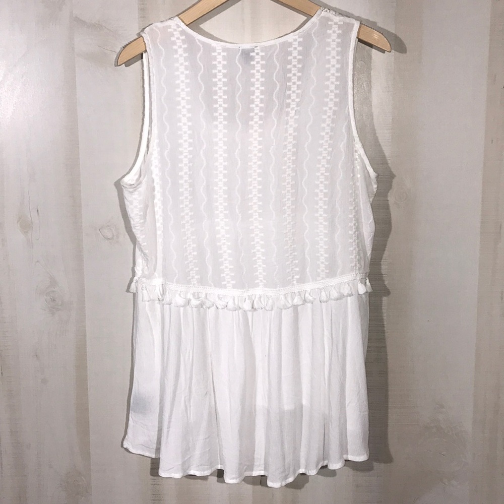 LEE Sleeveless Layering Tank Tassel Detail L - Picture 7 of 9